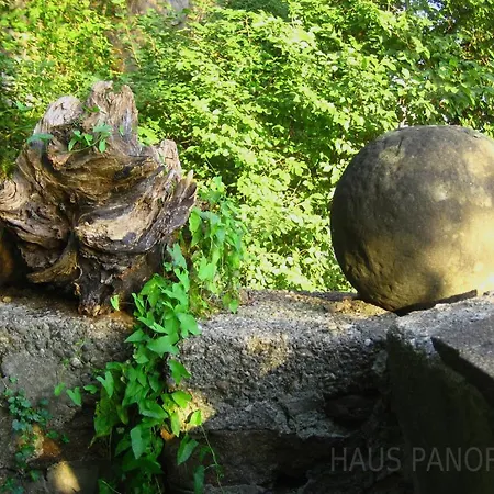 מלון Haus Panorama 2*